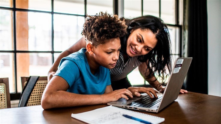 5 things to teach your kids about social media